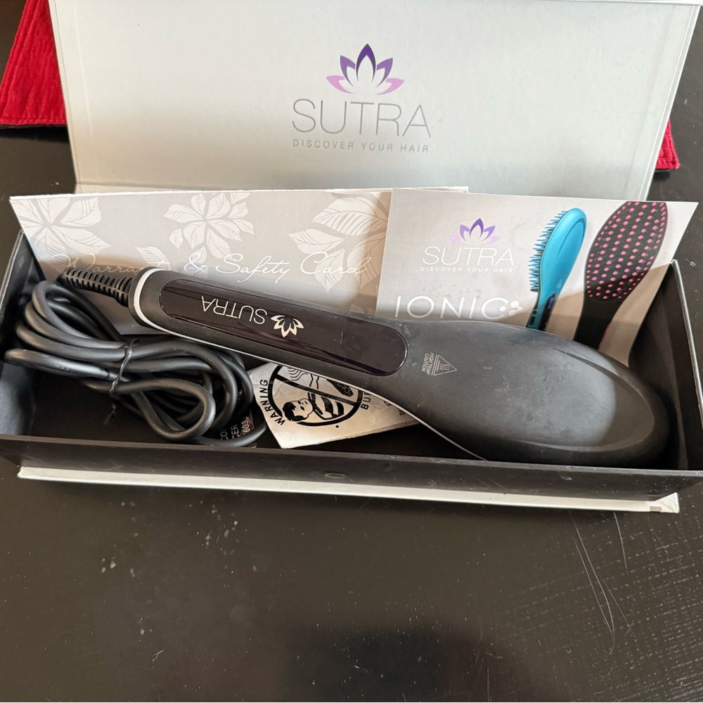 Sutra Hair Straightening Brush - Picture 2 of 4